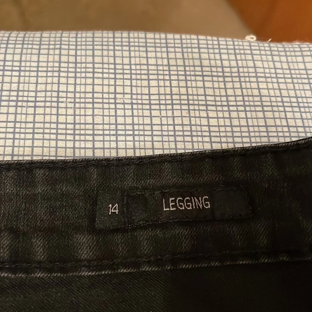 Seven 7 Size 14 Faded Black Distressed Denim Legging Jean